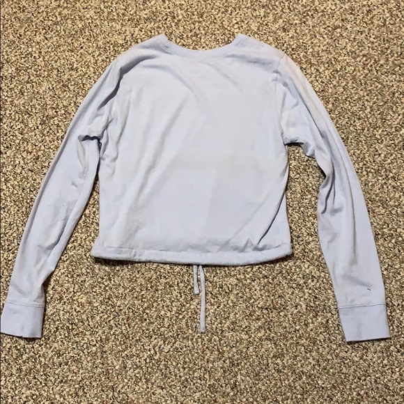 Super cute hollister t-shirt! - Picture 2 of 4